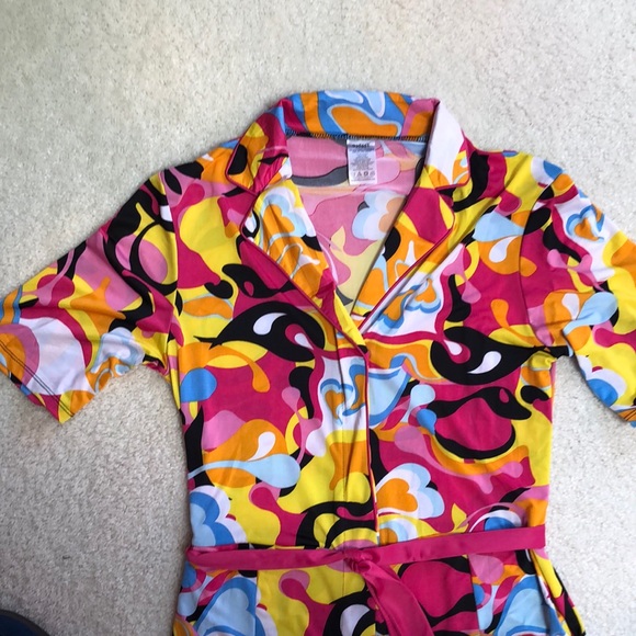 NWOT “Spirit Halloween” jumpsuit ,size small, disco style V neck w/ button& belt - Picture 4 of 7